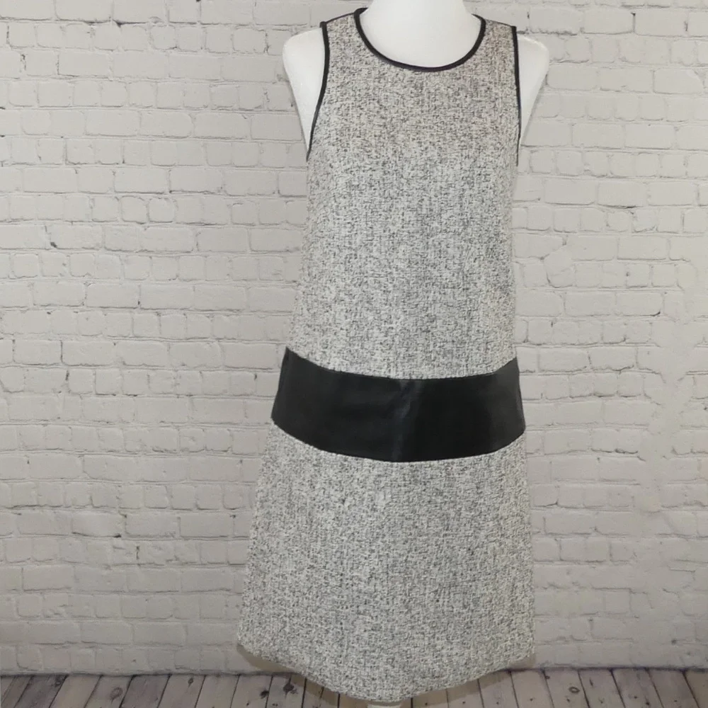 4.Collective Tweed Dress - Picture 3 of 10